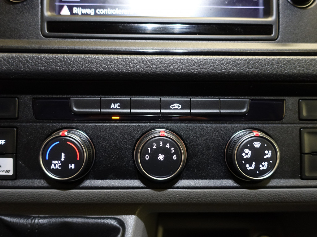 
Volkswagen Crafter 35 2.0 TDI Euro 6 L2H2 Highline 2x Schuifdeur, Navi, Camera, Ergocomfort vol									