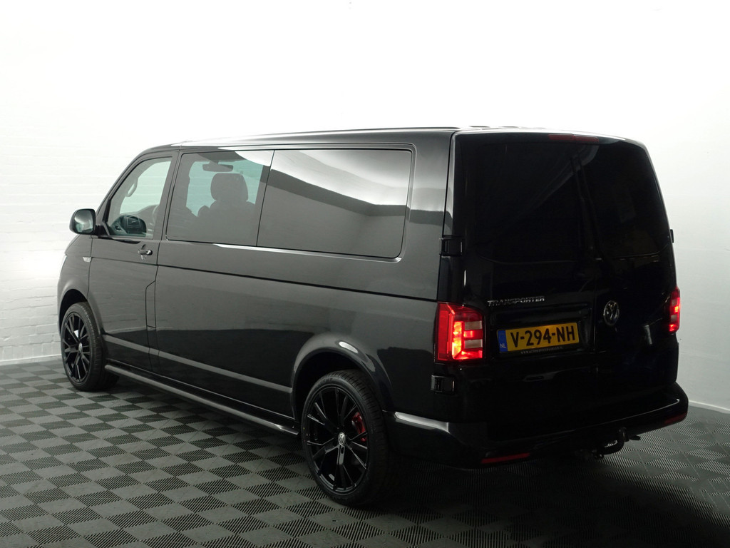 
Volkswagen Transporter 2.0 TDI Euro 6 L2 Highline+ Aut- Dubbele Cabine, 5/6 Pers, Xenon Led, Design Leder, Carplay, Park Assist vol									