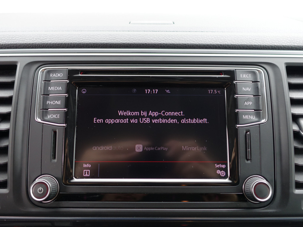 
Volkswagen Transporter 2.0 TDI Euro 6 L2 Highline+ Aut- Dubbele Cabine, 5/6 Pers, Xenon Led, Design Leder, Carplay, Park Assist vol									