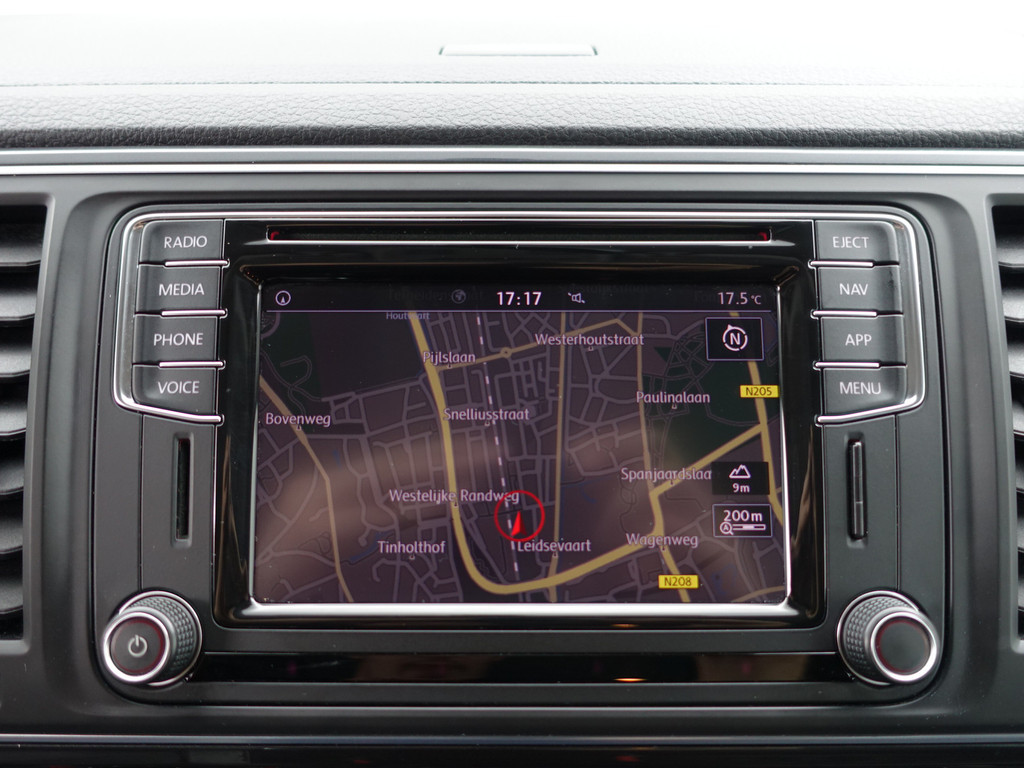 
Volkswagen Transporter 2.0 TDI Euro 6 L2 Highline+ Aut- Dubbele Cabine, 5/6 Pers, Xenon Led, Design Leder, Carplay, Park Assist vol									