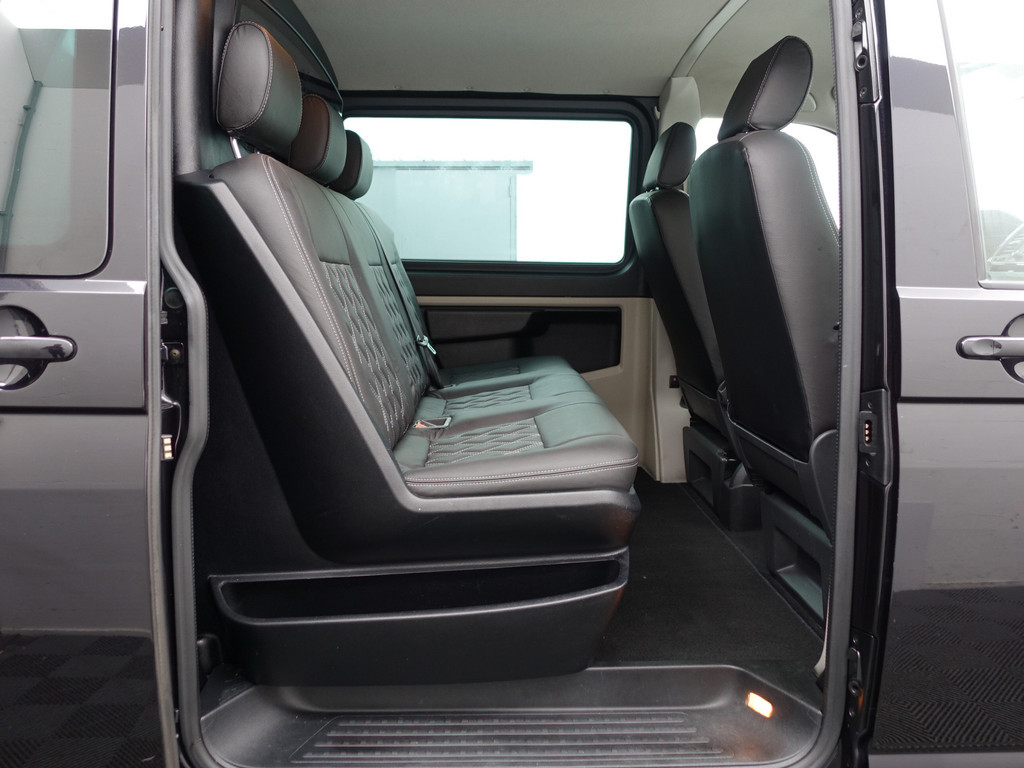 
Volkswagen Transporter 2.0 TDI Euro 6 L2 Highline+ Aut- Dubbele Cabine, 5/6 Pers, Xenon Led, Design Leder, Carplay, Park Assist vol									
