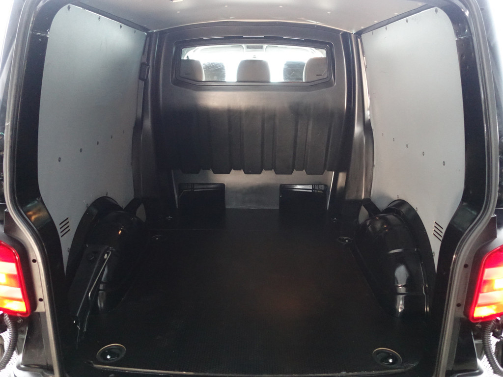 
Volkswagen Transporter 2.0 TDI Euro 6 L2 Highline+ Aut- Dubbele Cabine, 5/6 Pers, Xenon Led, Design Leder, Carplay, Park Assist vol									