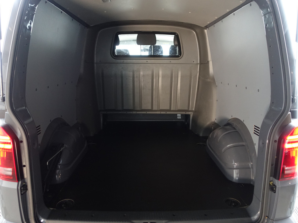
								Volkswagen Transporter 2.0 TDI Euro 6 L2 Bulli Aut- Dubbele Cabine, 6 Pers, Xenon Led, Virtual Cockpit, Nardo Grey, Ada Cruise vol									