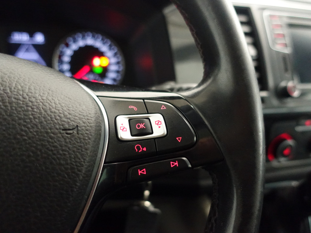 
Volkswagen Transporter 2.0 TDI Euro 6 L2 Highline+ Aut- Dubbele Cabine, 2x Schuifdeur, Schuifdak, Xenon Led, Custom Leder, Carplay vol									