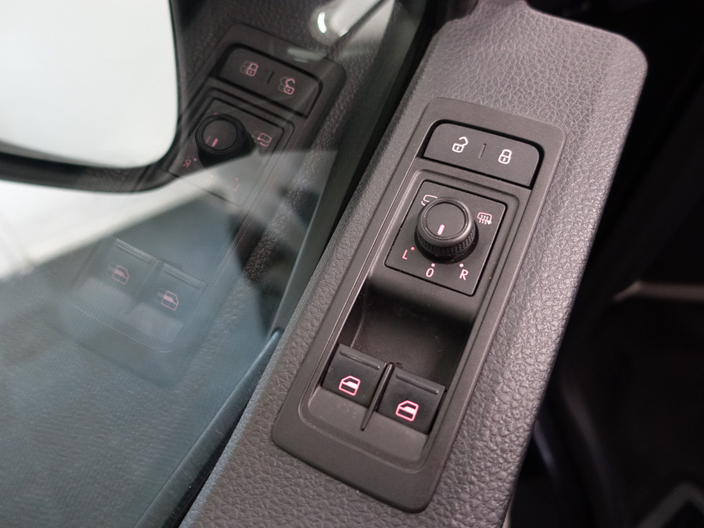 
Volkswagen Transporter 2.0 TDI Euro 6 L2 Highline+ Aut- Dubbele Cabine, 2x Schuifdeur, Schuifdak, Xenon Led, Custom Leder, Carplay vol									