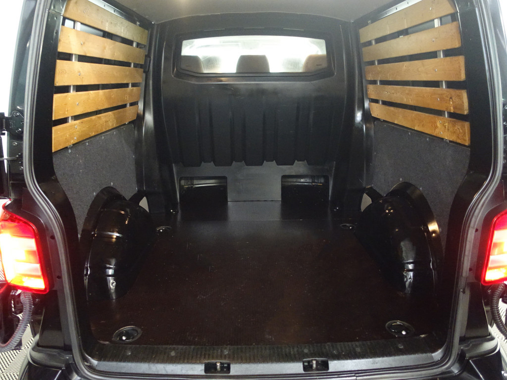 
Volkswagen Transporter 2.0 TDI Euro 6 L2 Highline+ Aut- Dubbele Cabine, 2x Schuifdeur, Schuifdak, Xenon Led, Custom Leder, Carplay vol									