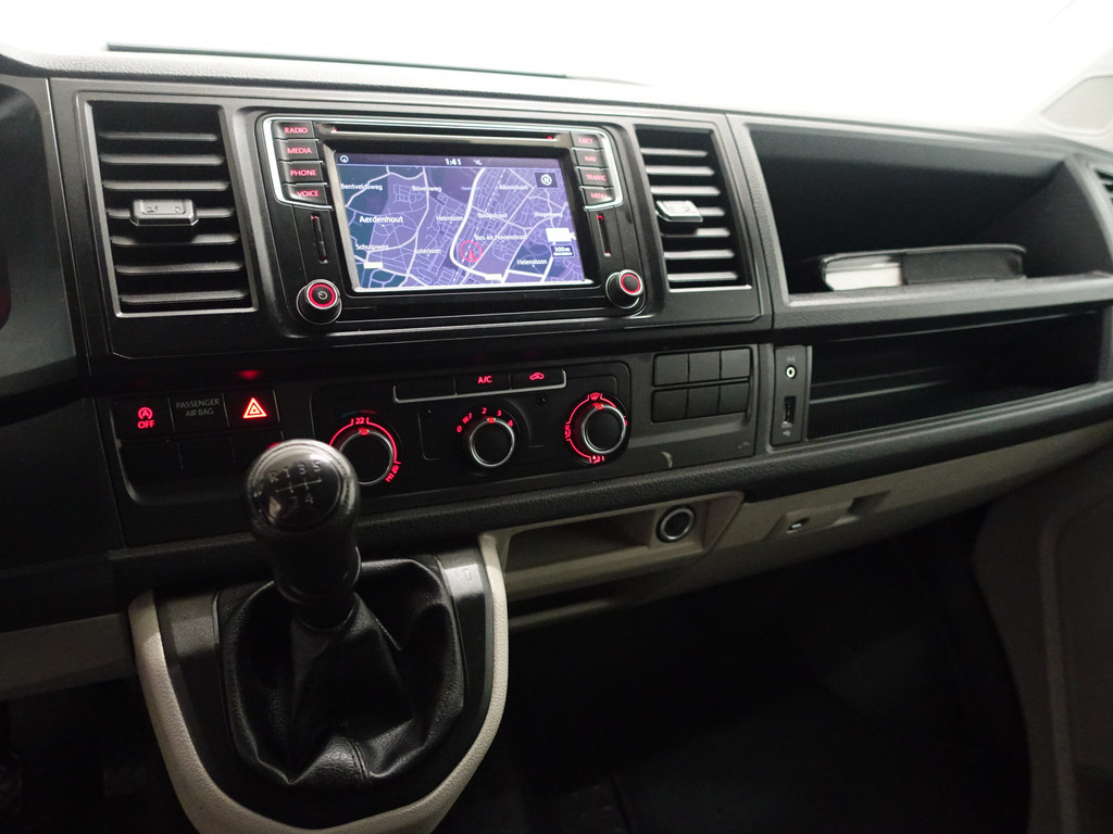 
Volkswagen Transporter 2.0 TDI Euro 6 L2 Comfortline- 3 Pers, Navi, Trekhaak, Clima, Cruise, Bluetooth Audio vol									