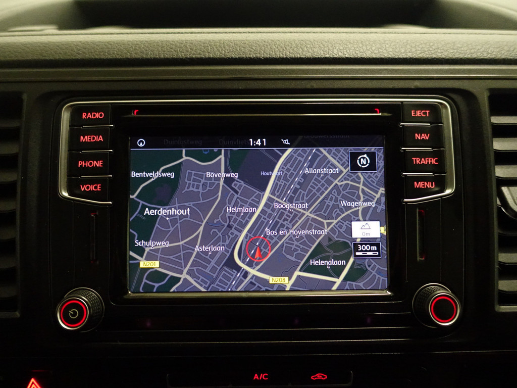 
Volkswagen Transporter 2.0 TDI Euro 6 L2 Comfortline- 3 Pers, Navi, Trekhaak, Clima, Cruise, Bluetooth Audio vol									