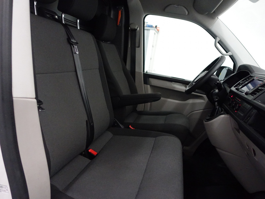 
Volkswagen Transporter 2.0 TDI Euro 6 L2 Comfortline- 3 Pers, Navi, Trekhaak, Clima, Cruise, Bluetooth Audio vol									