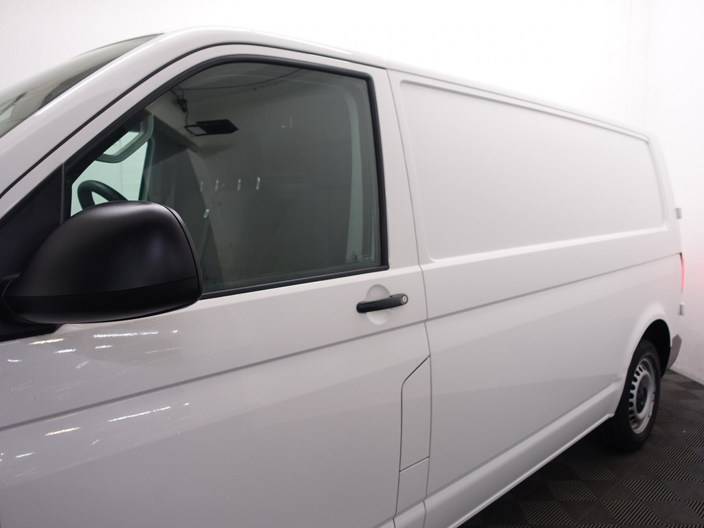 
Volkswagen Transporter 2.0 TDI Euro 6 L2 Comfortline- 3 Pers, Navi, Trekhaak, Clima, Cruise, Bluetooth Audio vol									