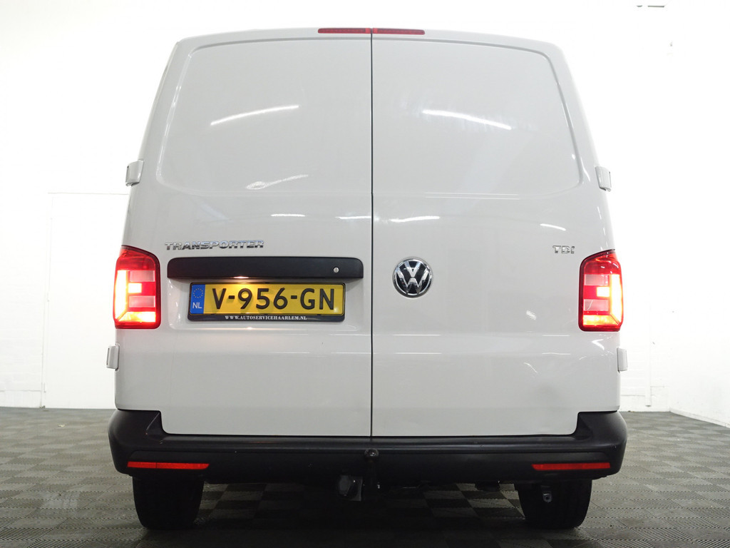 
Volkswagen Transporter 2.0 TDI Euro 6 L2 Comfortline- 3 Pers, Navi, Trekhaak, Clima, Cruise, Bluetooth Audio vol									