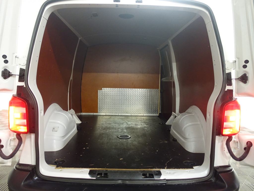 
								Volkswagen Transporter 2.0 TDI Euro 6 L2 Comfortline- Trekhaak, Cruise, Airco, Elek Pakket, Grijs Kenteken vol									