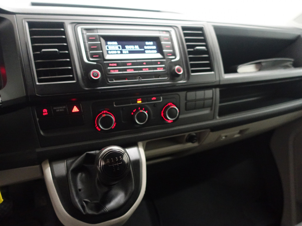 
								Volkswagen Transporter 2.0 TDI Euro 6 L2 Comfortline- Trekhaak, Cruise, Airco, Elek Pakket, Grijs Kenteken vol									