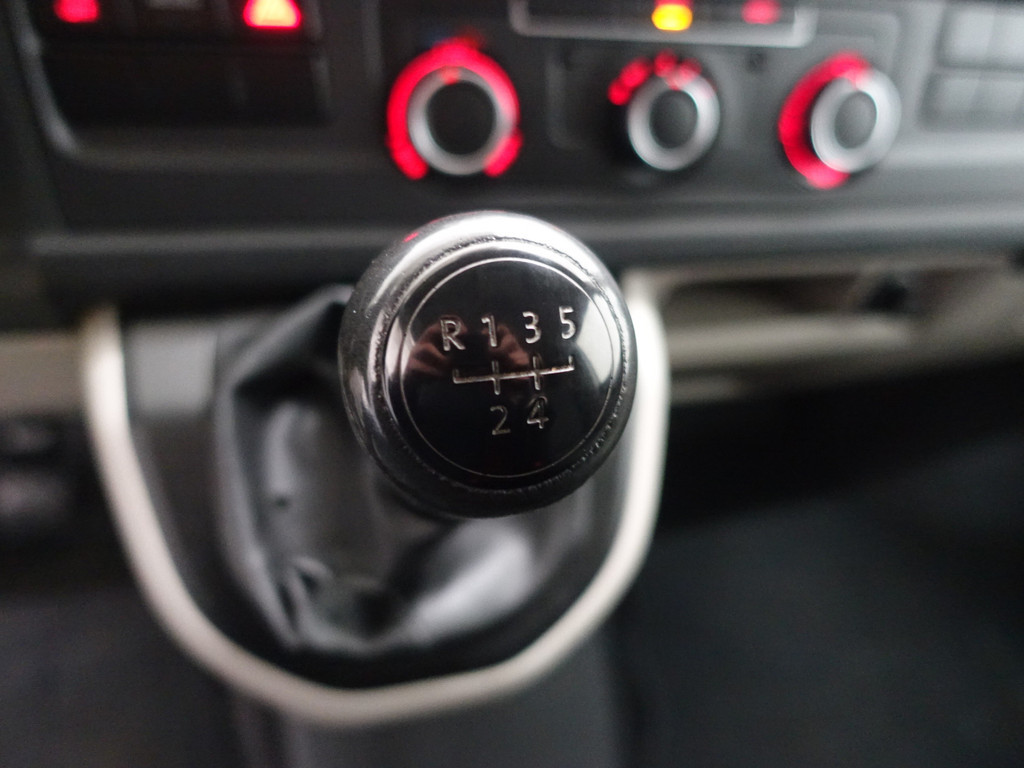 
								Volkswagen Transporter 2.0 TDI Euro 6 L2 Comfortline- Trekhaak, Cruise, Airco, Elek Pakket, Grijs Kenteken vol									