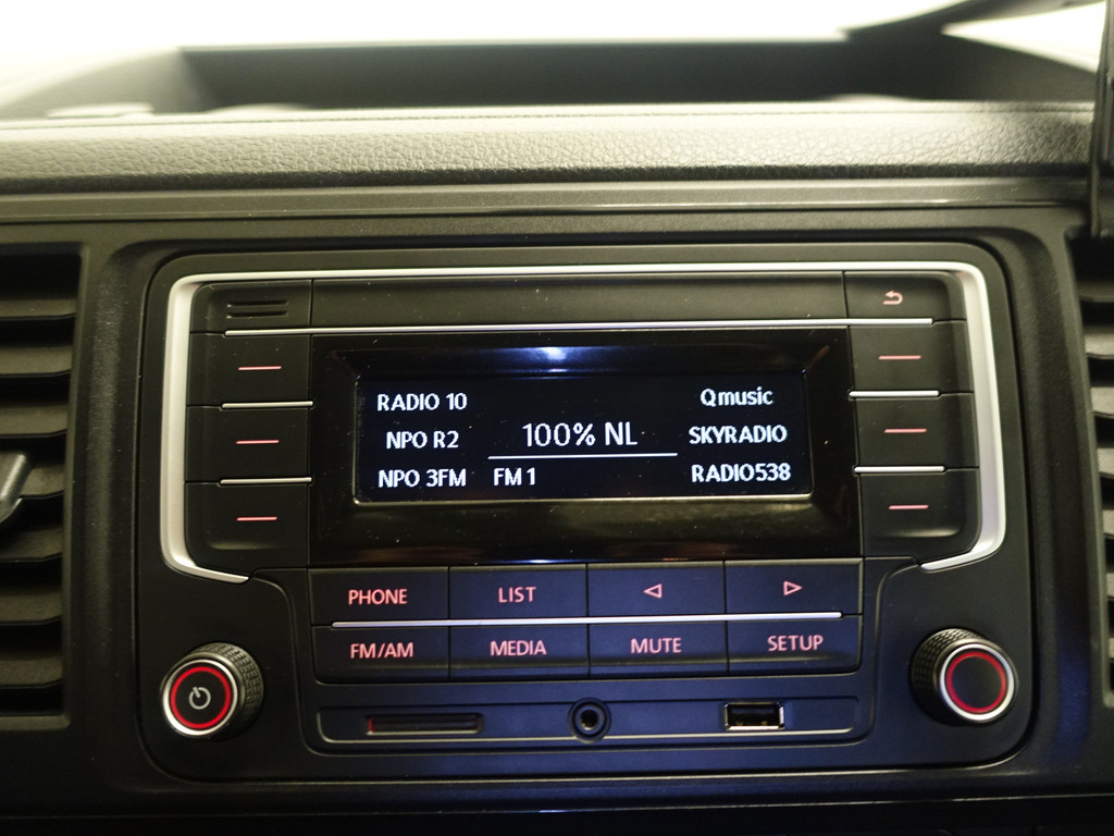 
Volkswagen Transporter 2.0 TDI L2 Highline Aut- Park Assist, Trekhaak, Cruise, Clima vol									