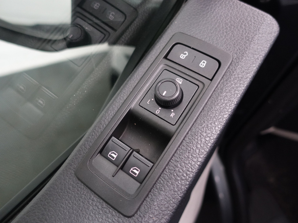 
Volkswagen Transporter 2.0 TDI L2 Highline Aut- Park Assist, Trekhaak, Cruise, Clima vol									