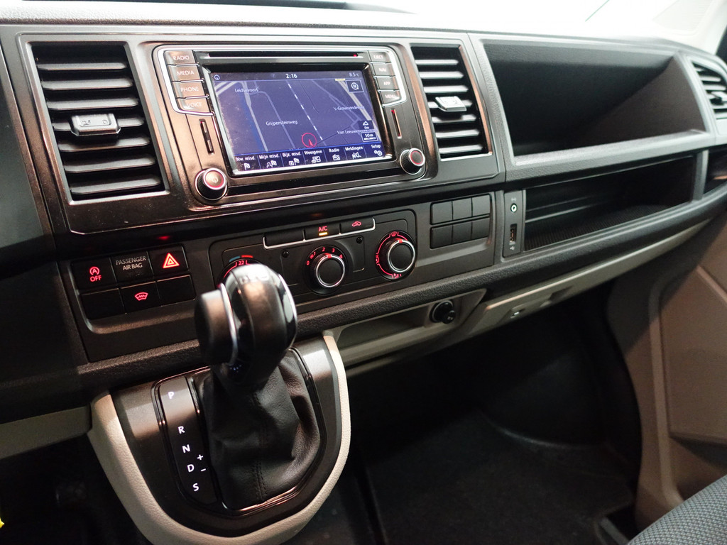 
								Volkswagen Transporter 2.0 TDI Euro 6 L2 Highline Aut- Dubbele Cabine, 5/6 Pers, Carplay, Clima, Cruise, Park Assist vol									