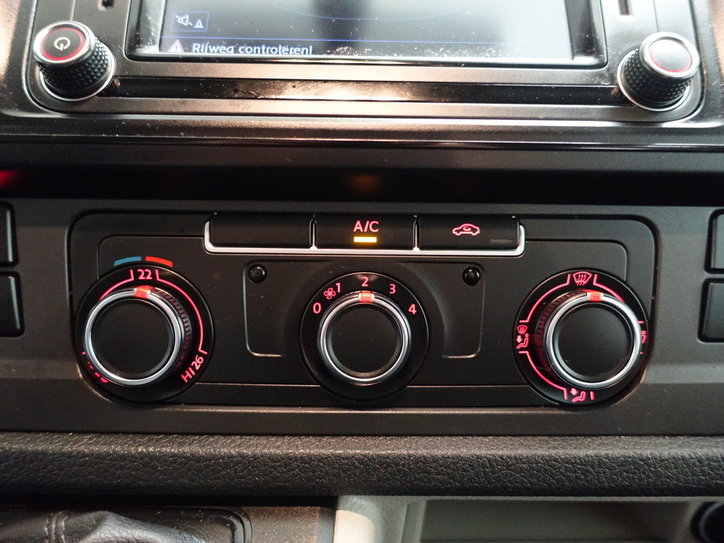 
								Volkswagen Transporter 2.0 TDI Euro 6 L2 Highline Aut- Dubbele Cabine, 5/6 Pers, Carplay, Clima, Cruise, Park Assist vol									