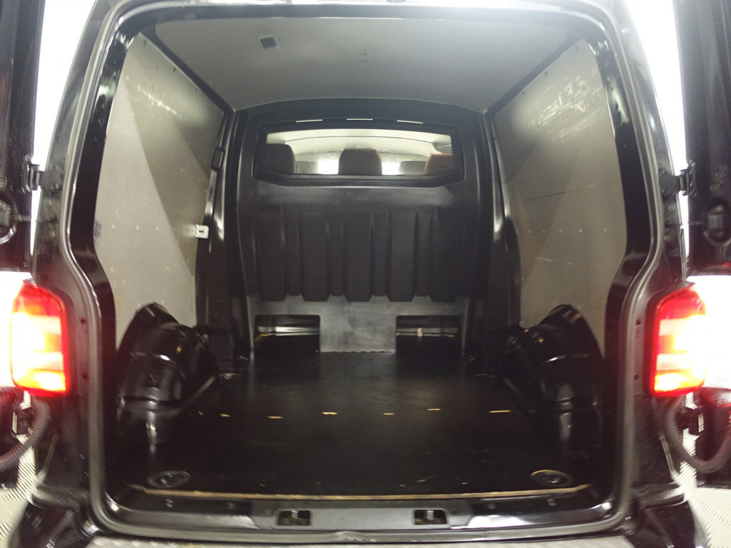 
								Volkswagen Transporter 2.0 TDI Euro 6 L2 Highline Aut- Dubbele Cabine, 5/6 Pers, Carplay, Clima, Cruise, Park Assist vol									