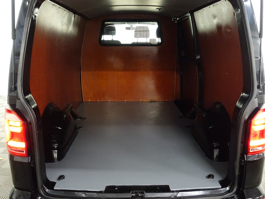 
Volkswagen Transporter 2.0 TDI L2 Highline- 3 Pers, Park Assist, Cruise, Clima, Grijs Kenteken vol									