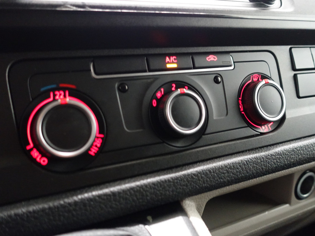 
Volkswagen Transporter 2.0 TDI L2 Highline- 3 Pers, Park Assist, Cruise, Clima, Grijs Kenteken vol									