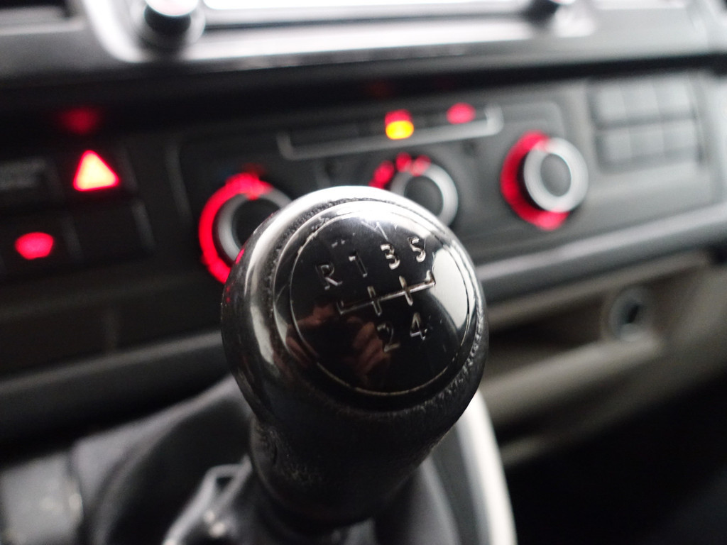 
Volkswagen Transporter 2.0 TDI L2 Highline- 3 Pers, Park Assist, Cruise, Clima, Grijs Kenteken vol									