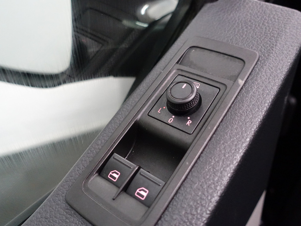 
Volkswagen Transporter 2.0 TDI L2 Highline- 3 Pers, Park Assist, Cruise, Clima, Grijs Kenteken vol									