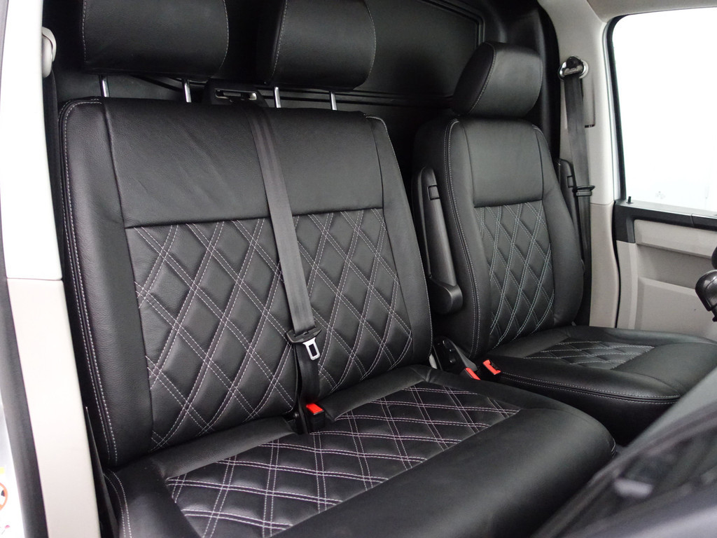 
Volkswagen Transporter 2.0 TDI Euro 6 L1 R-Line+ Two-Tone, Luxury Leder, Clima, Cruise, Grijs kenteken vol									