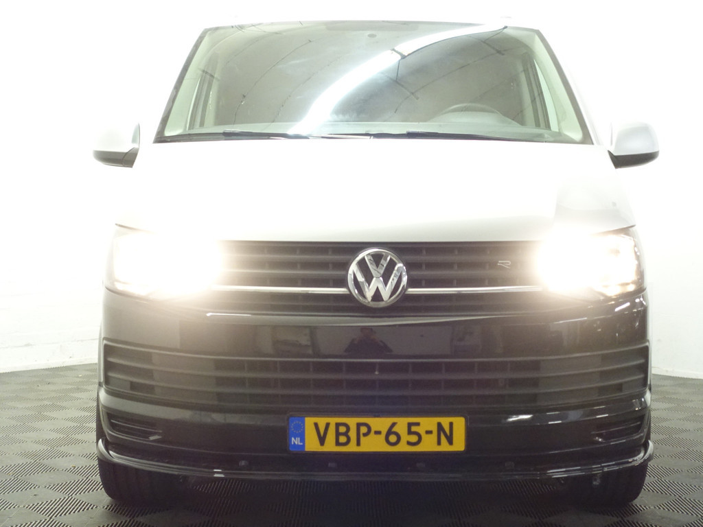 
Volkswagen Transporter 2.0 TDI Euro 6 L1 R-Line+ Two-Tone, Luxury Leder, Clima, Cruise, Grijs kenteken vol									