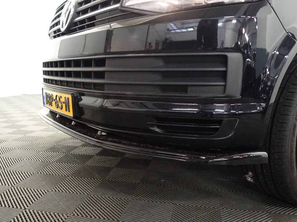 
Volkswagen Transporter 2.0 TDI Euro 6 L1 R-Line+ Two-Tone, Luxury Leder, Clima, Cruise, Grijs kenteken vol									