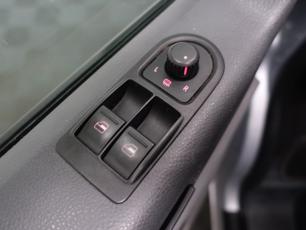 
Volkswagen Transporter 2.0 TDI L1 Highline- 3 Pers, Park Assist, Cruise, Clima, Trekhaak vol									