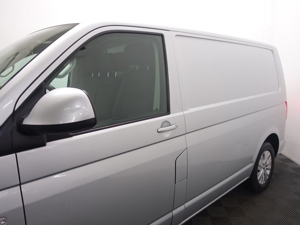 
Volkswagen Transporter 2.0 TDI L1 Highline- 3 Pers, Park Assist, Cruise, Clima, Trekhaak vol									