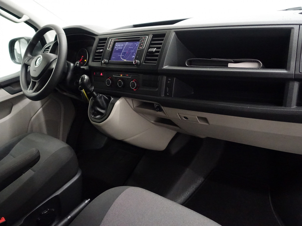
Volkswagen Transporter 2.0 TDI Euro 6 L1 Highline – Carplay, Navi, Cruise, Clima, Grijs Kenteken vol									