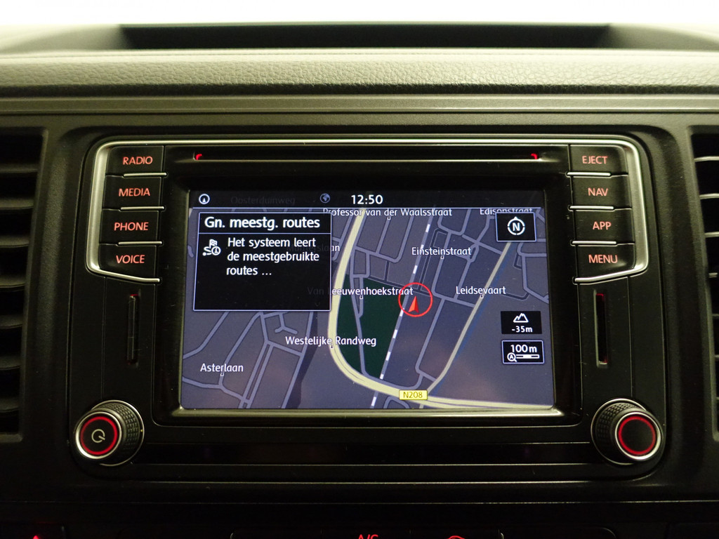 
Volkswagen Transporter 2.0 TDI Euro 6 L1 Highline – Carplay, Navi, Cruise, Clima, Grijs Kenteken vol									
