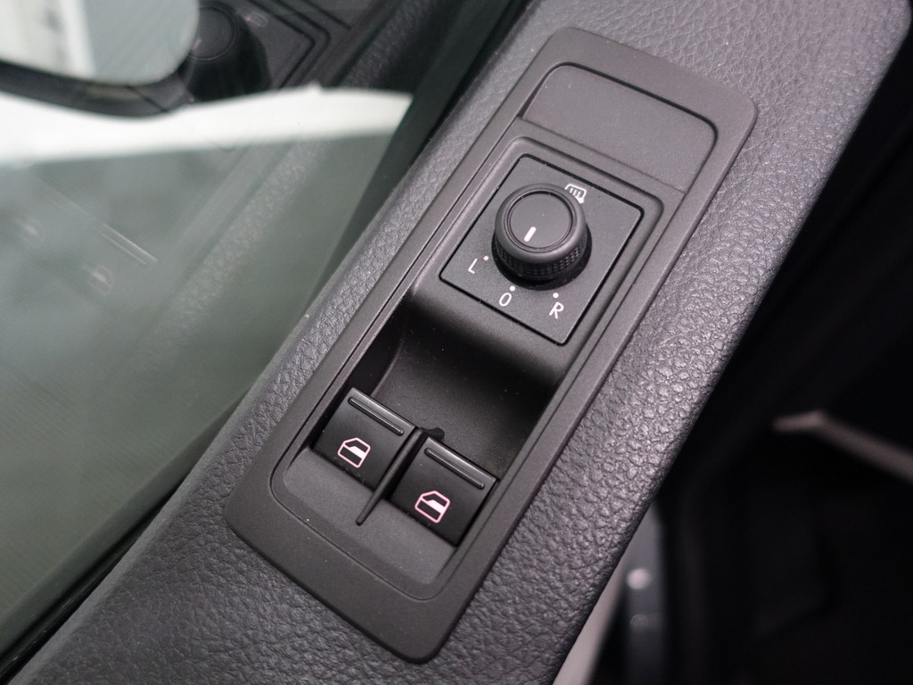 
Volkswagen Transporter 2.0 TDI Euro 6 L1 Highline – Carplay, Navi, Cruise, Clima, Grijs Kenteken vol									