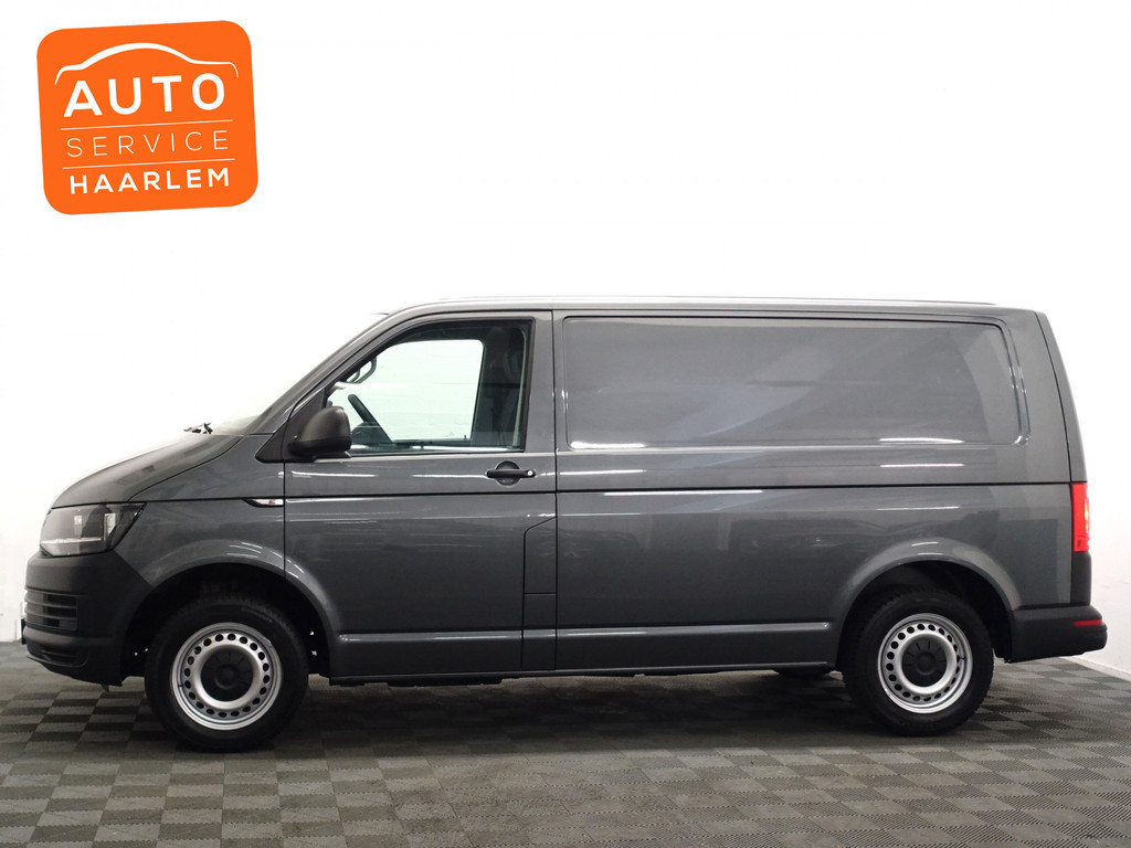 
Volkswagen Transporter 2.0 TDI Euro 6 L1 Highline – Carplay, Navi, Cruise, Clima, Grijs Kenteken vol									