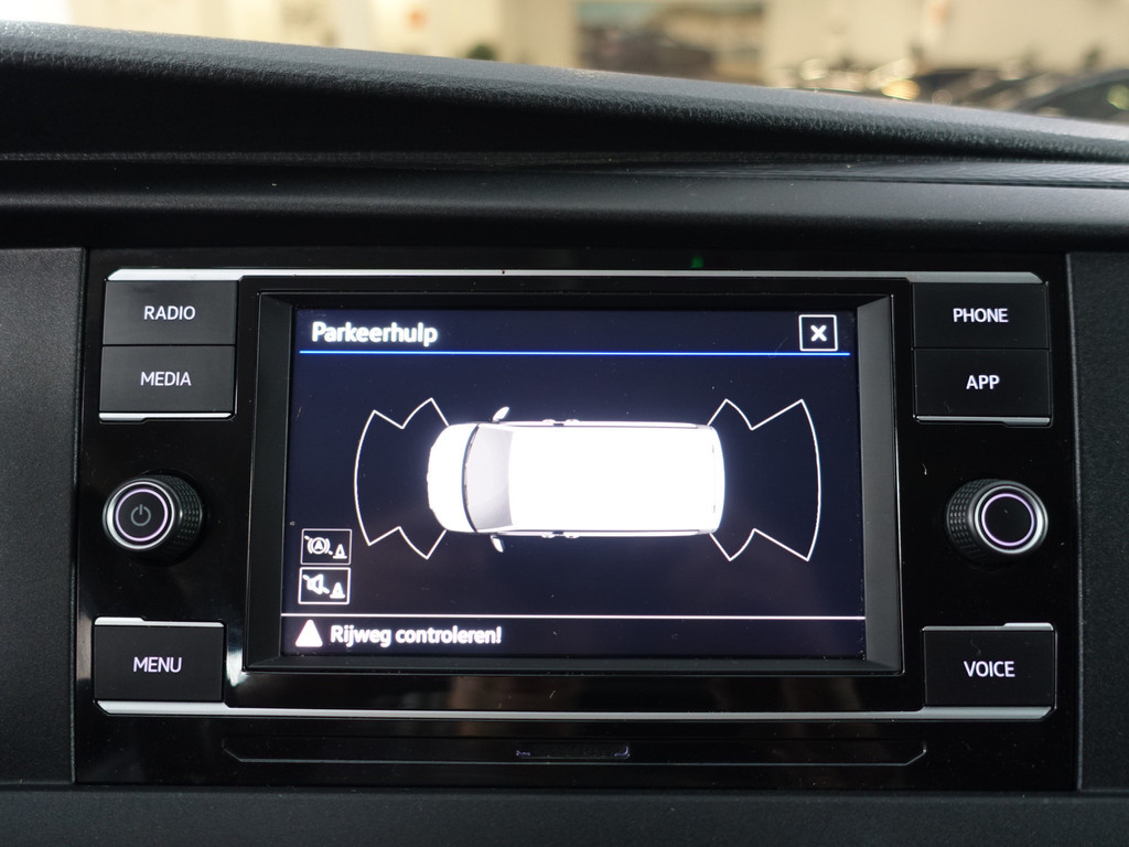 
Volkswagen Transporter 2.0 TDI Euro 6 150Pk L2 Bulli R-line+ Aut- Dubbele Cabine, 6 Pers, 2x Schuifdeur, CarPlay, Park Assist vol									