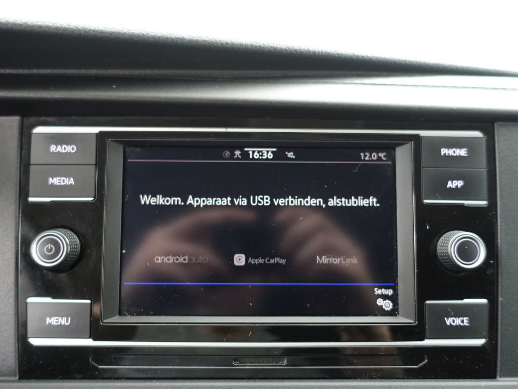 
Volkswagen Transporter 2.0 TDI Euro 6 150Pk L2 Bulli R-line+ Aut- Dubbele Cabine, 6 Pers, 2x Schuifdeur, CarPlay, Park Assist vol									