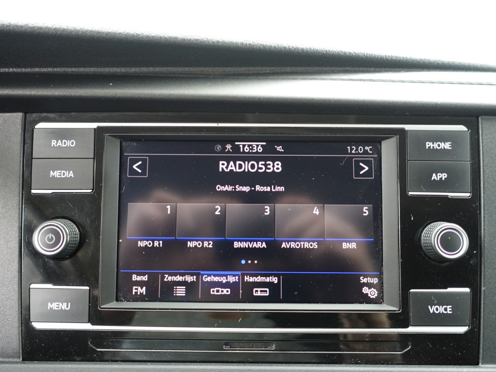 
Volkswagen Transporter 2.0 TDI Euro 6 150Pk L2 Bulli R-line+ Aut- Dubbele Cabine, 6 Pers, 2x Schuifdeur, CarPlay, Park Assist vol									