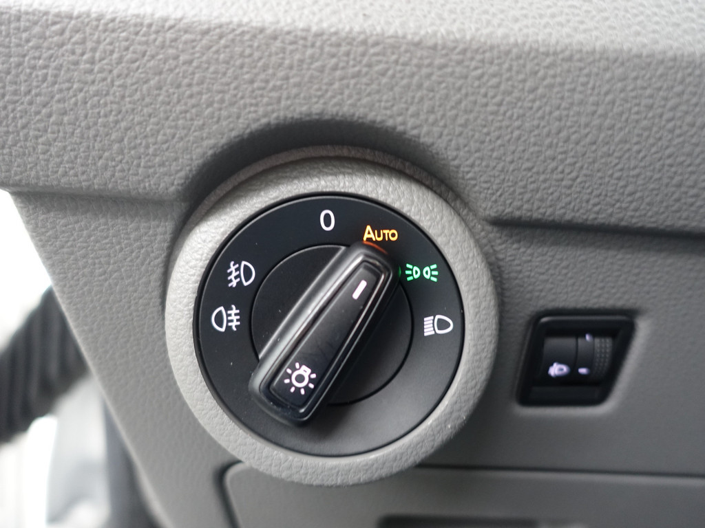 
Volkswagen Transporter 2.0 TDI Euro 6 150Pk L2 Bulli R-line+ Aut- Dubbele Cabine, 6 Pers, 2x Schuifdeur, CarPlay, Park Assist vol									