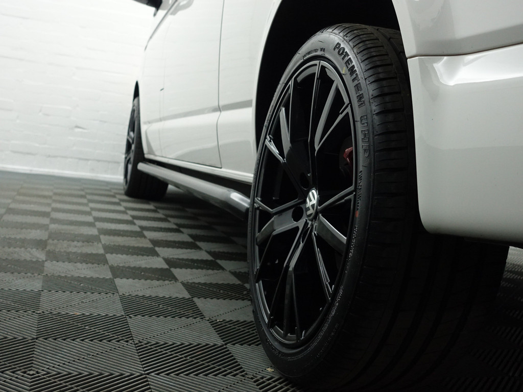 
Volkswagen Transporter 2.0 TDI Euro 6 150Pk L2 Bulli R-line+ Aut- Dubbele Cabine, 6 Pers, 2x Schuifdeur, CarPlay, Park Assist vol									