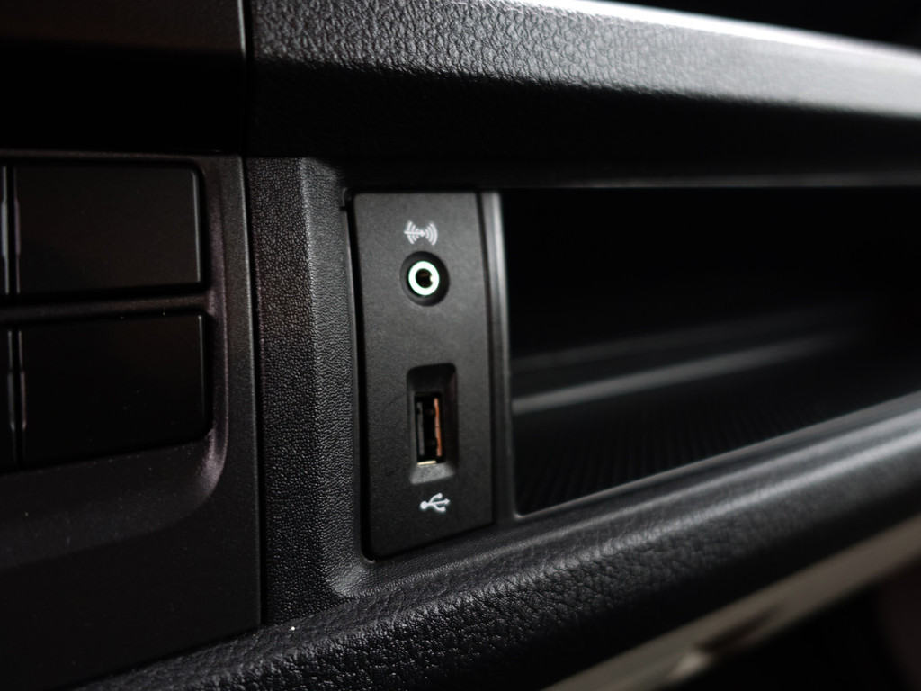 
Volkswagen Transporter 2.0 TDI Euro 6 L2 Highline- Dubbele Cabine, 4/5 Pers, Carplay, Park Assist, Navi, Cruise, Trekhaak vol									