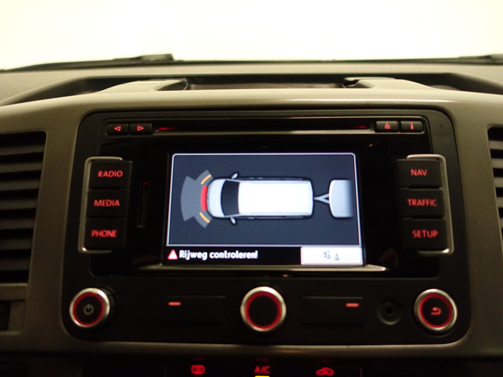
								Volkswagen Transporter 2.0 TDI L2 Highline+ Dubbele Cabine, 5 Pers, Design Leder, Park Assist, Navi, Trekhaak vol									