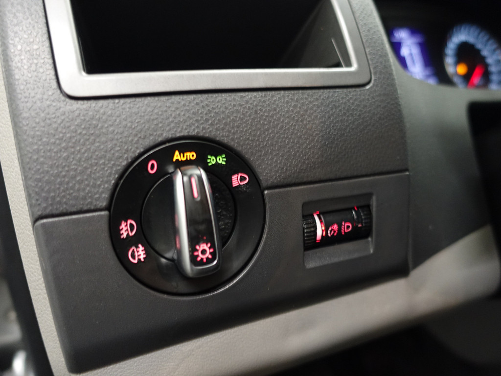 
								Volkswagen Transporter 2.0 TDI L2 Highline+ Dubbele Cabine, 5 Pers, Design Leder, Park Assist, Navi, Trekhaak vol									
