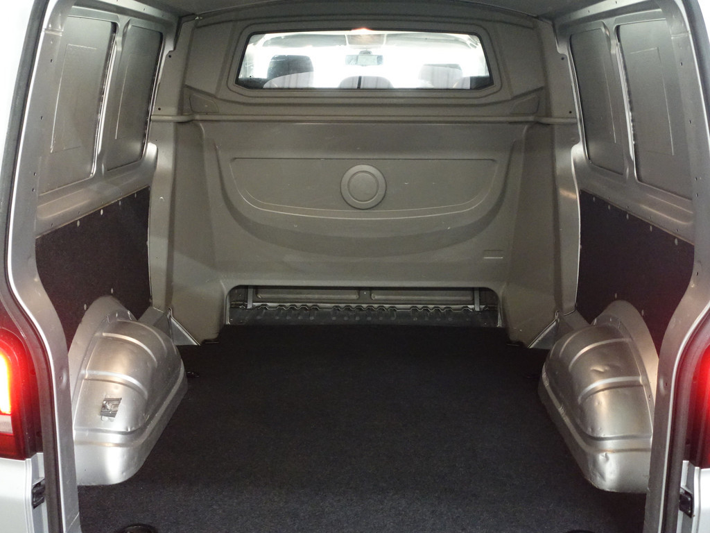 
								Volkswagen Transporter 2.0 TDI L2 Highline+ Dubbele Cabine, 5 Pers, Design Leder, Park Assist, Navi, Trekhaak vol									