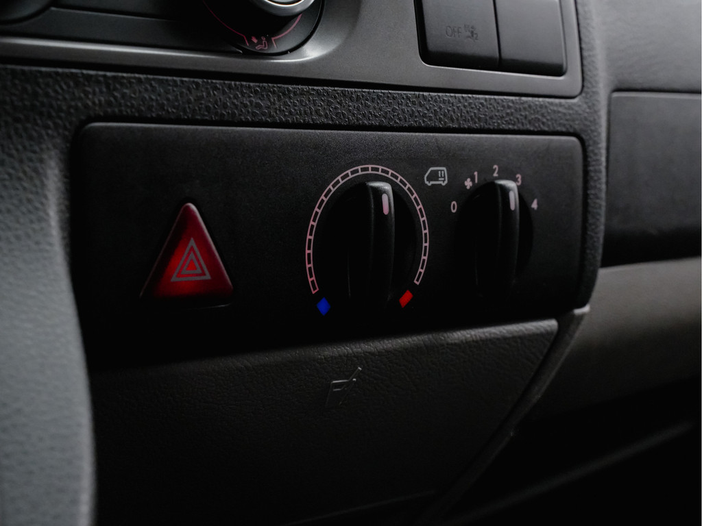 
								Volkswagen Transporter 2.0 TDI 180Pk 4Motion Highline Aut- 3 Pers, Sport Leder, Camera, Clima, Stoelverwarming, Cabine Ventilatie vol									