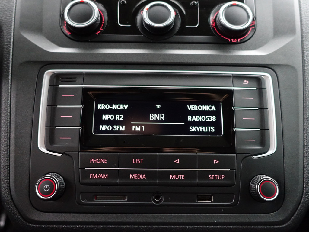 
								Volkswagen Caddy 2.0 TDI Euro 6 L1 R-Line+ Sport Leder, Clima, Mf Stuur, Bluetooth, Trekhaak vol									