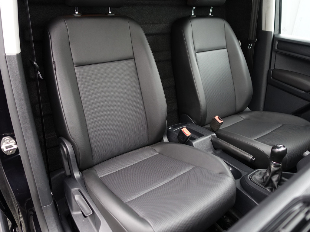 
								Volkswagen Caddy 2.0 TDI Euro 6 L1 R-Line+ Sport Leder, Clima, Mf Stuur, Bluetooth, Trekhaak vol									