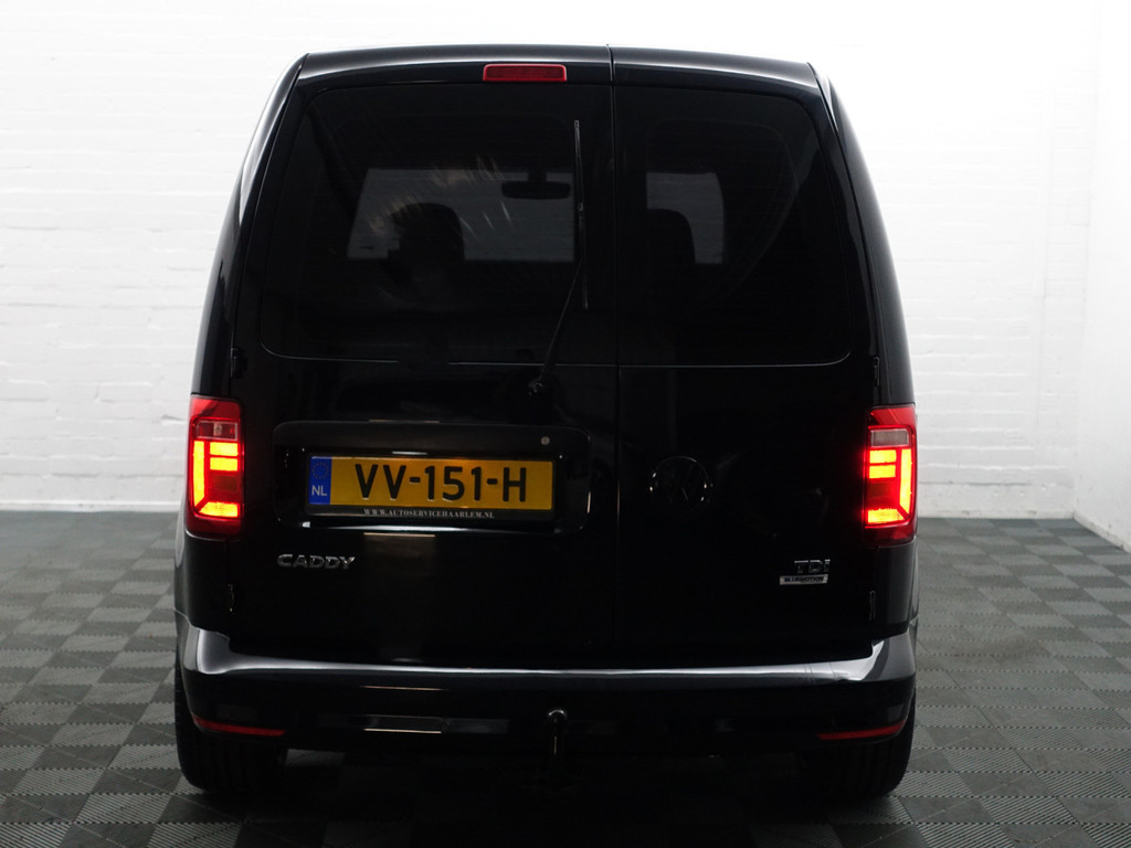 
								Volkswagen Caddy 2.0 TDI Euro 6 L1 R-Line+ Sport Leder, Clima, Mf Stuur, Bluetooth, Trekhaak vol									