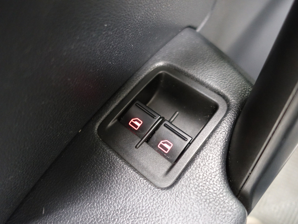 
Volkswagen Caddy 2.0 TDI Euro 6 L1 BMT Comfortline- Airco, Elek Pakket, Trekhaak, Grijs Kenteken vol									